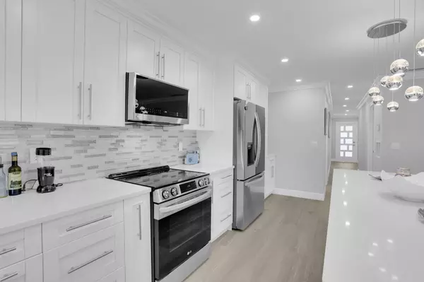 Delray Beach, FL 33445,1327 SE High Point WAY A