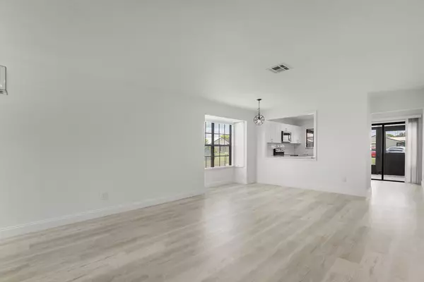 Port Saint Lucie, FL 34953,762 SW Claudia AVE