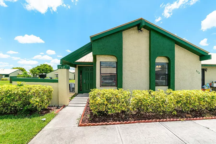 762 SW Claudia AVE, Port Saint Lucie, FL 34953