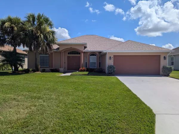 411 SW Vista Lake DR, Port Saint Lucie, FL 34953