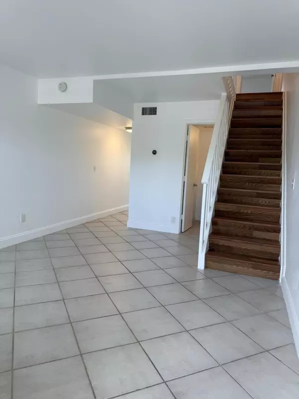 Boca Raton, FL 33428,9500 SW 3rd ST 223