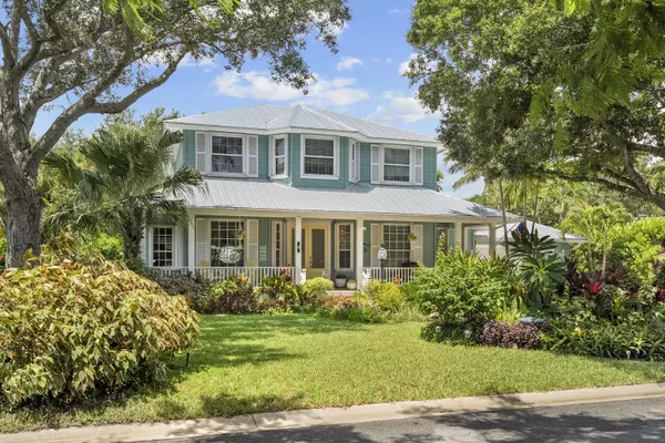 4 Lantana LN, Sewalls Point, FL 34996