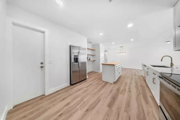 Sebastian, FL 32958,948 Canal CIR