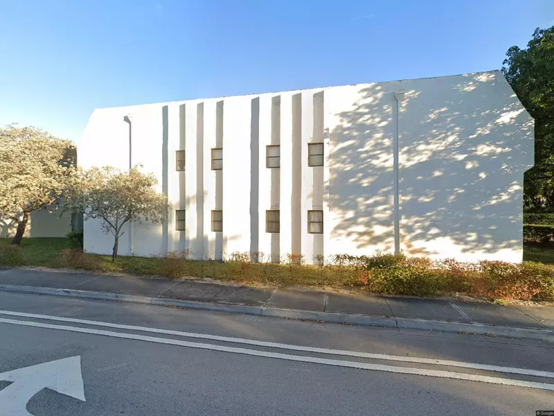 3177 Coral Hills DR 1e, Coral Springs, FL 33065