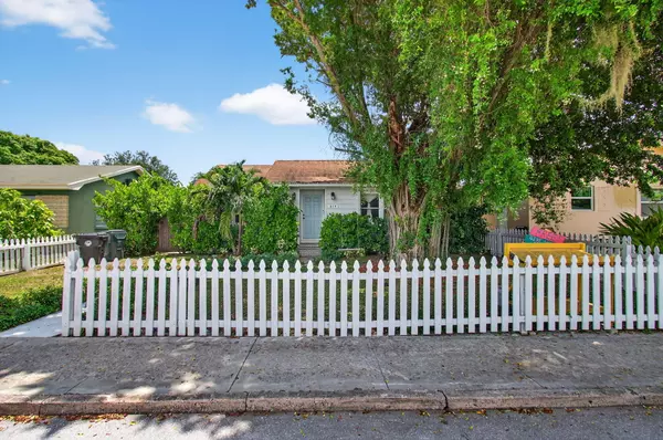 Lake Worth Beach, FL 33460,614 S E ST