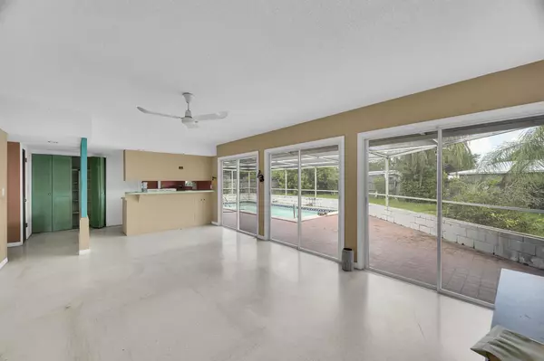 Port Saint Lucie, FL 34983,159 NE Lobster RD