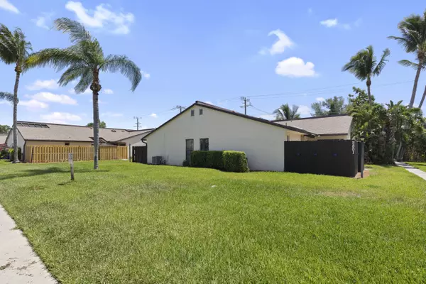 Palm Springs, FL 33461,2804 Waterview CIR