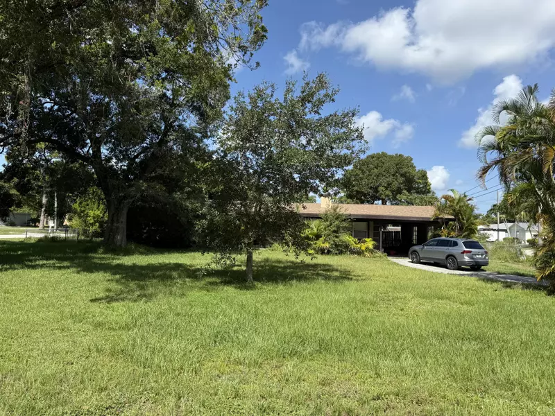 1001 Tortugas AVE, Fort Pierce, FL 34982