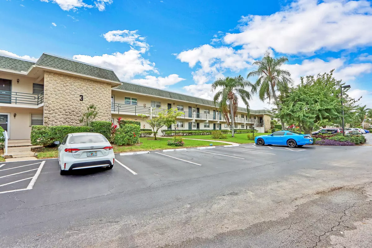 Stuart, FL 34994,1900 S Kanner HWY 3-202