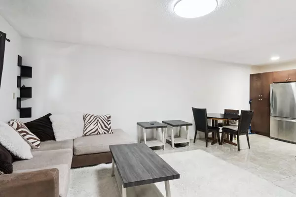 Hollywood, FL 33024,1891 N 61st AVE B206