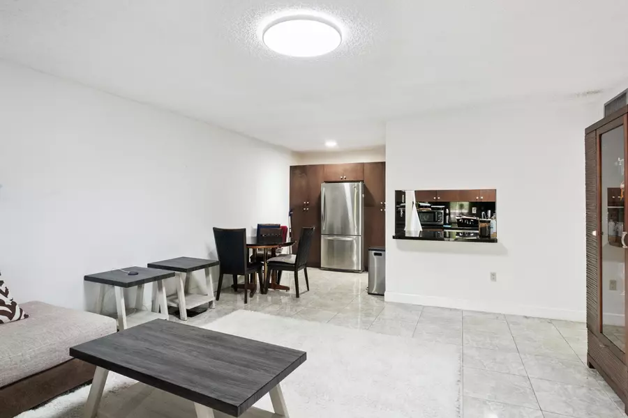 1891 N 61st AVE B206, Hollywood, FL 33024