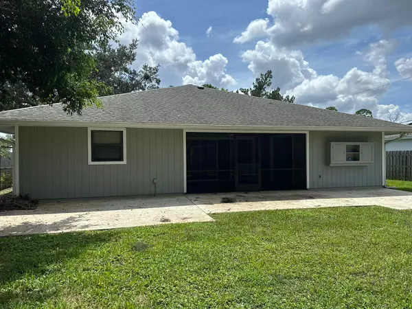 Port Saint Lucie, FL 34953,1045 SW Bay State RD