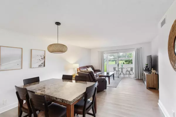 Delray Beach, FL 33446,20 Abbey LN 102