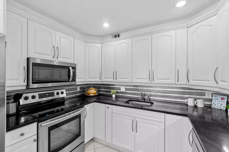 4013 Yarmouth A, Boca Raton, FL 33434