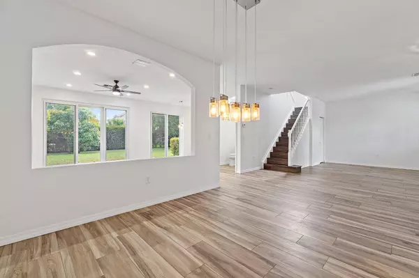 Royal Palm Beach, FL 33411,2737 Pienza CIR