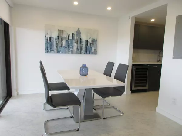 Boca Raton, FL 33487,859 Jeffery ST 504
