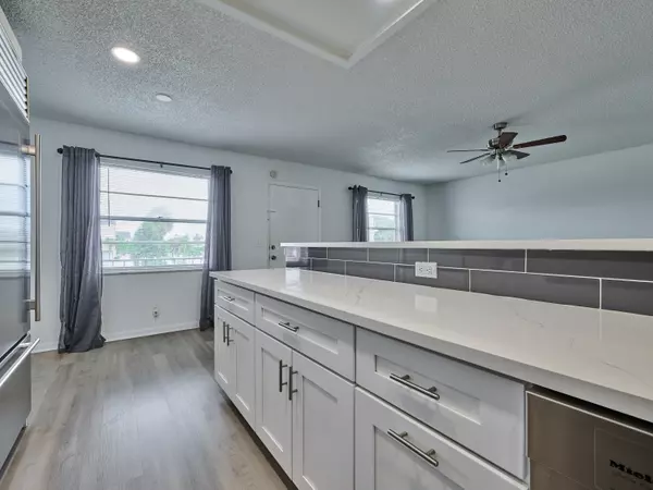 North Palm Beach, FL 33408,227 Castlewood DR 203