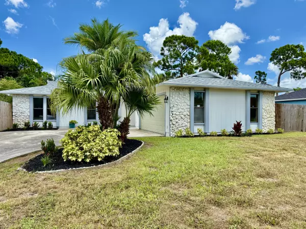 Port Saint Lucie, FL 34983,118 NW Carmelite ST