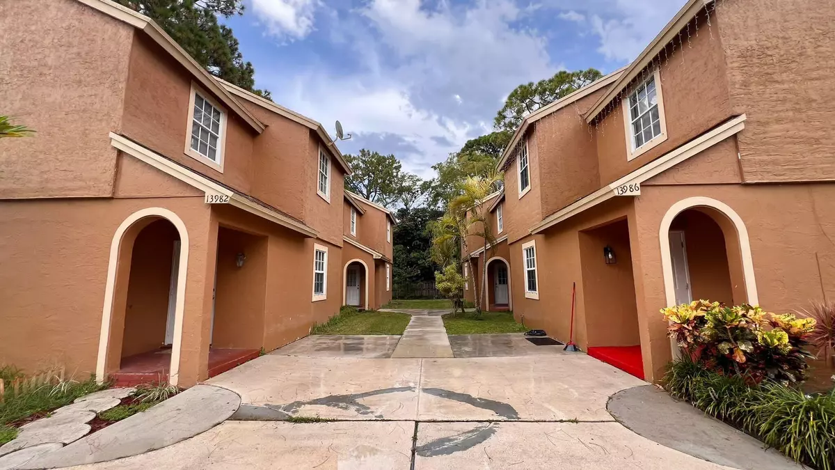 Wellington, FL 33414,13984 Morning Glory DR