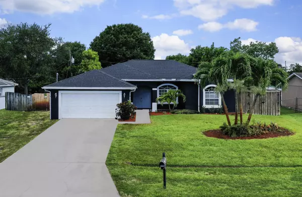 1750 SW Cameo BLVD, Port Saint Lucie, FL 34953