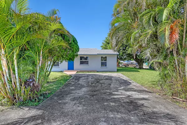 Pahokee, FL 33476,324 W 5th TER