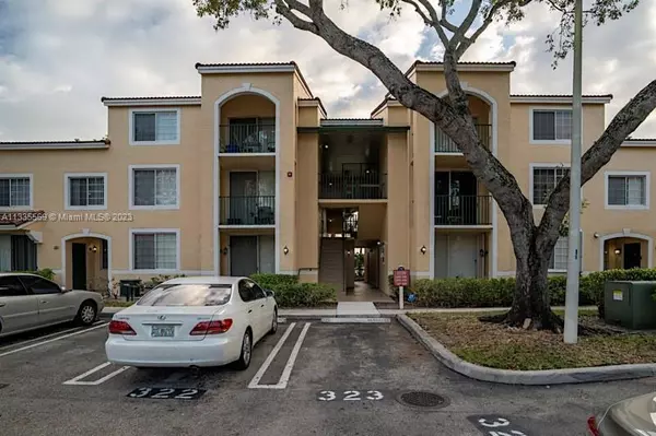 West Palm Beach, FL 33409,1739 Village BLVD 205