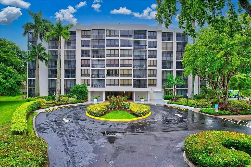 Boca Raton, FL 33433,5951 Wellesley Park DR 303