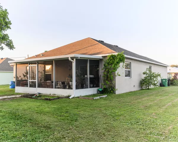 Port Saint Lucie, FL 34953,1822 SW Hampshire LN