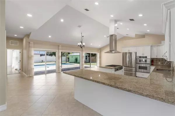 Boca Raton, FL 33486,698 NW 12th RD