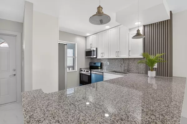 Boca Raton, FL 33428,9886 Marina 622 BLVD 622