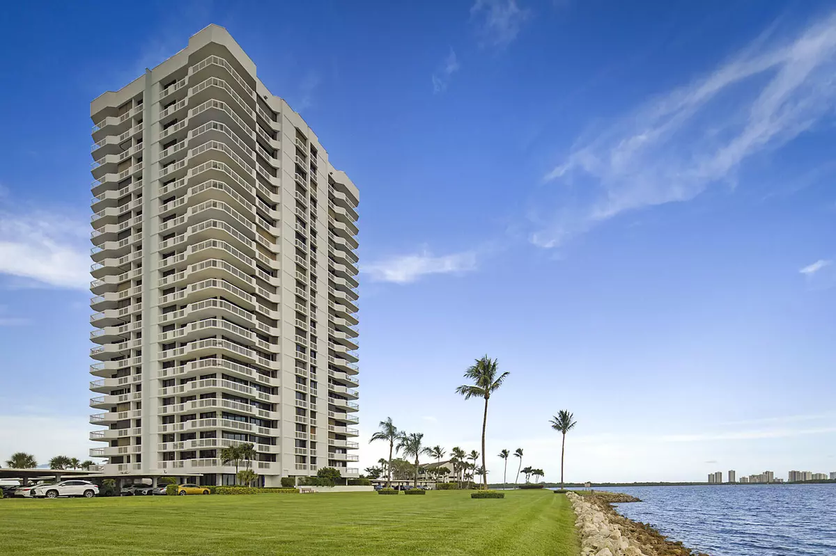 North Palm Beach, FL 33408,115 Lakeshore 2149 DR 2149