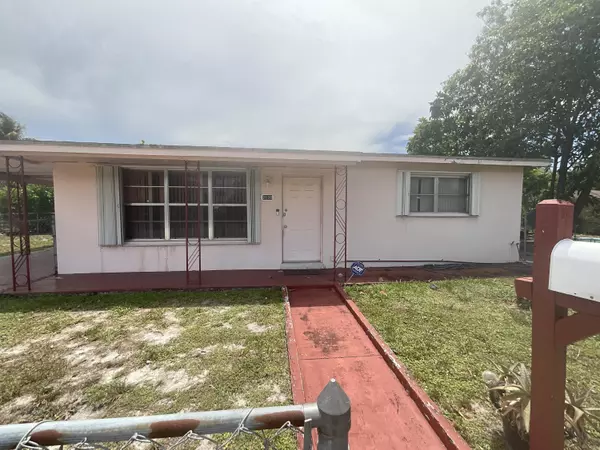 2100 Mercer AVE, West Palm Beach, FL 33401
