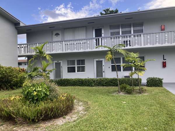 267 Coventry L, West Palm Beach, FL 33417