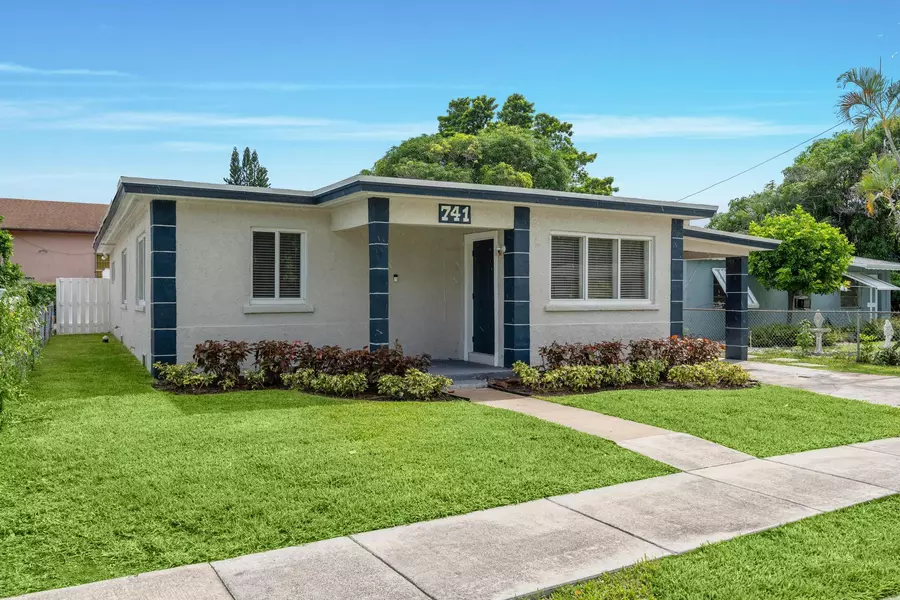 741 W 10th ST, Riviera Beach, FL 33404