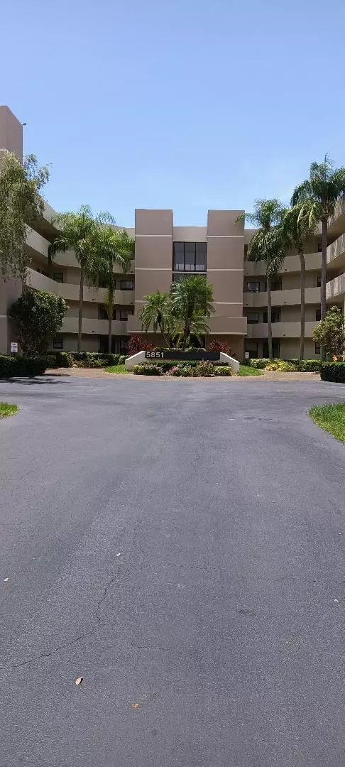 Boca Raton, FL 33433,5851 Camino Del Sol 204