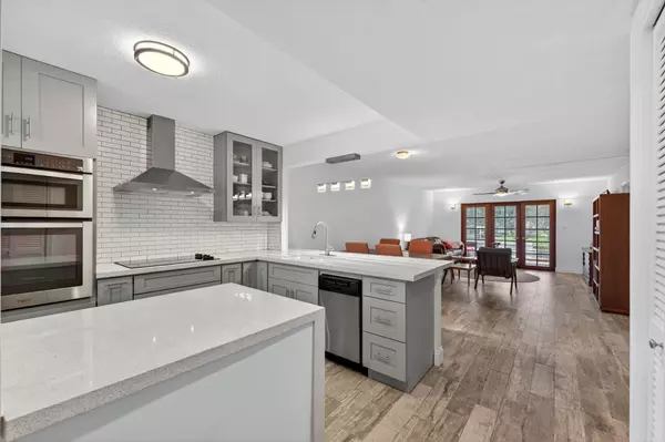 Boca Raton, FL 33487,5900 NE 7th AVE 204n