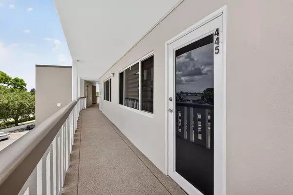 West Palm Beach, FL 33417,445 Dover C