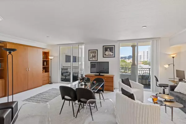 West Palm Beach, FL 33401,600 S Dixie HWY 352