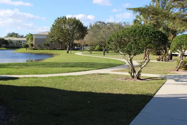 Royal Palm Beach, FL 33411,1700 Crestwood Ct S 1715