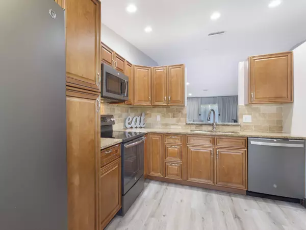 Boca Raton, FL 33496,8652 Overset LN
