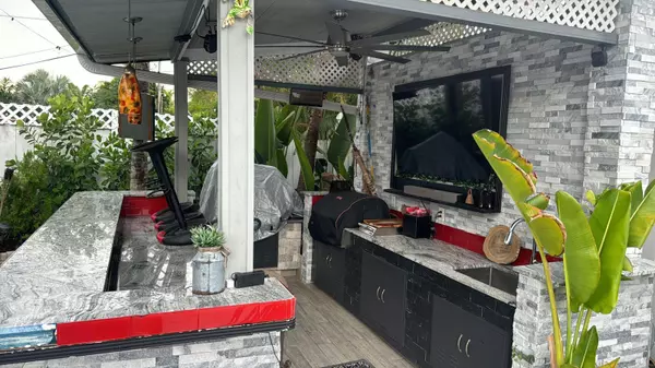 Deerfield Beach, FL 33441,1320 SE 2nd TER