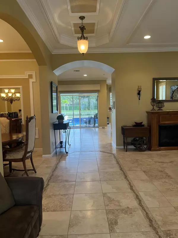 West Palm Beach, FL 33411,9386 Madewood CT