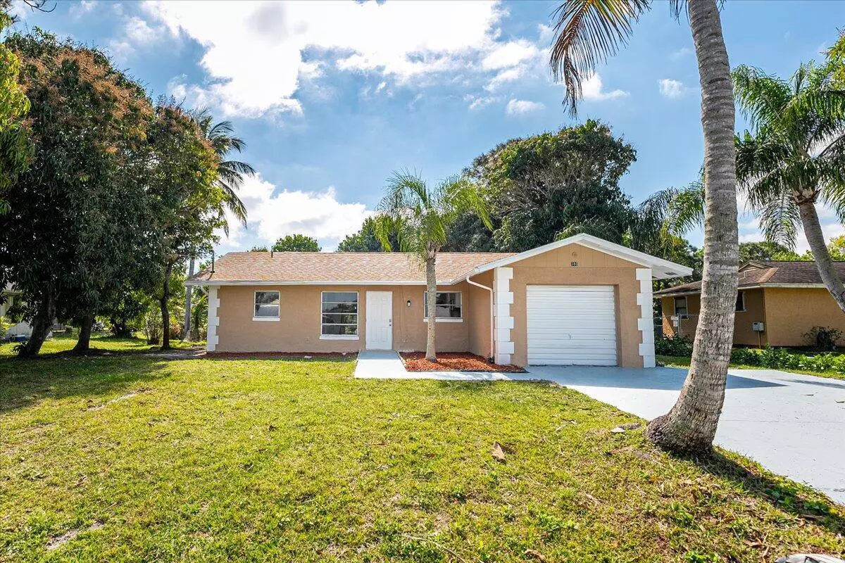 Port Saint Lucie, FL 34983,380 SE Crosspoint DR