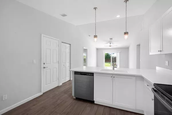 Stuart, FL 34997,5078 SE Isabelita AVE
