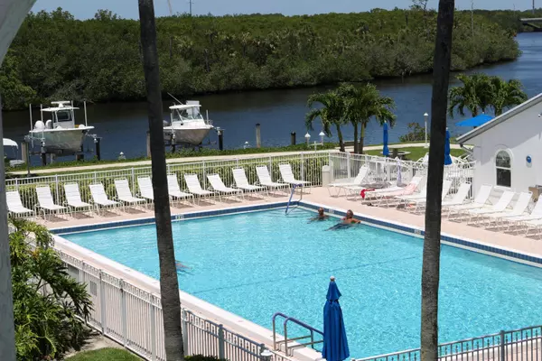 2516 SE Anchorage CV 3, Port Saint Lucie, FL 34952