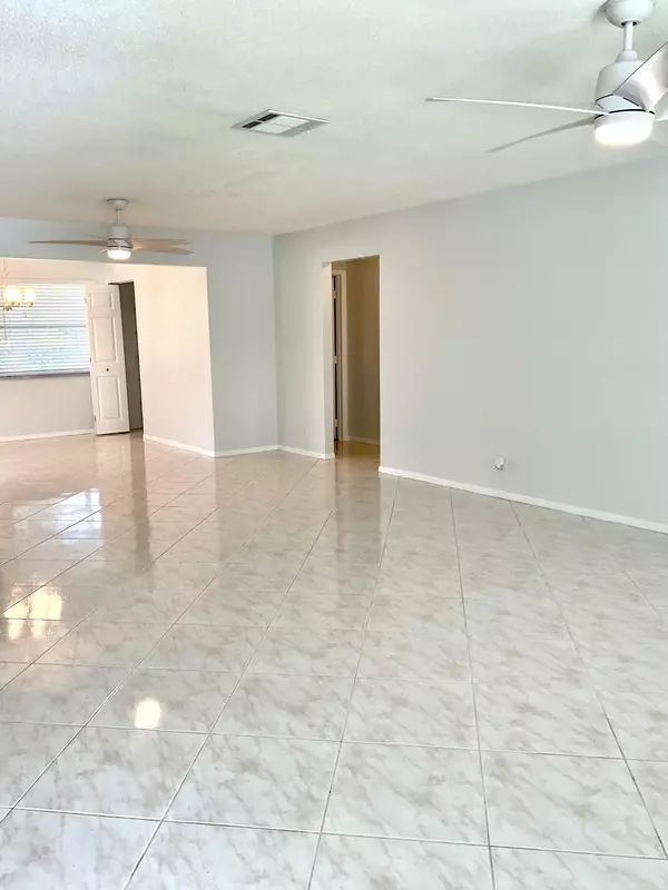 Boynton Beach, FL 33426,136 NW 10th CT