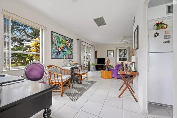 Palm Beach Gardens, FL 33410,10084 N Meridian WAY 9