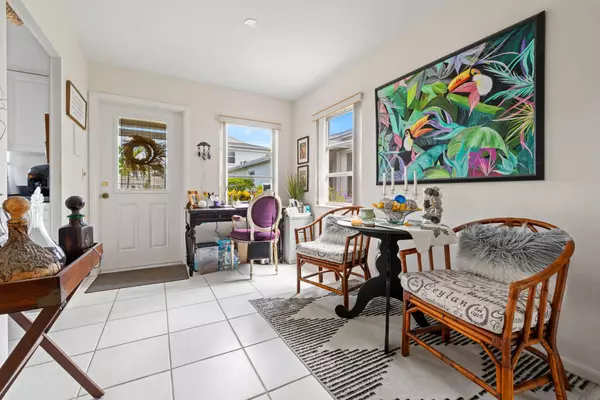 Palm Beach Gardens, FL 33410,10084 N Meridian WAY 9