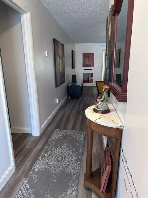 Lake Worth, FL 33467,228 Down East LN