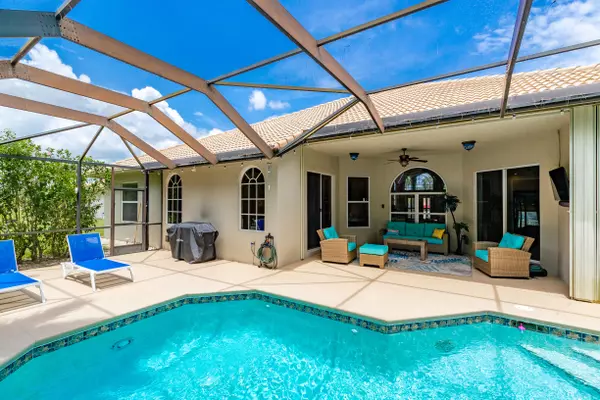 Port Saint Lucie, FL 34953,372 SW Egret LNDG